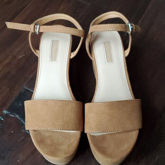 Suede Platform Sandals - Picture 3 of 8